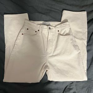 NWOT! Abercrombie Ankle Straight Jean